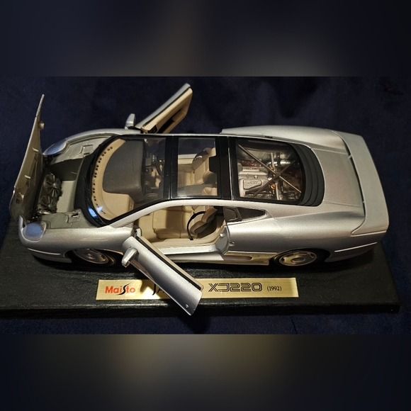 Vintage MAISTO 1992 JAGUAR XJ220 SILVER Special Edition - Picture 2 of 6